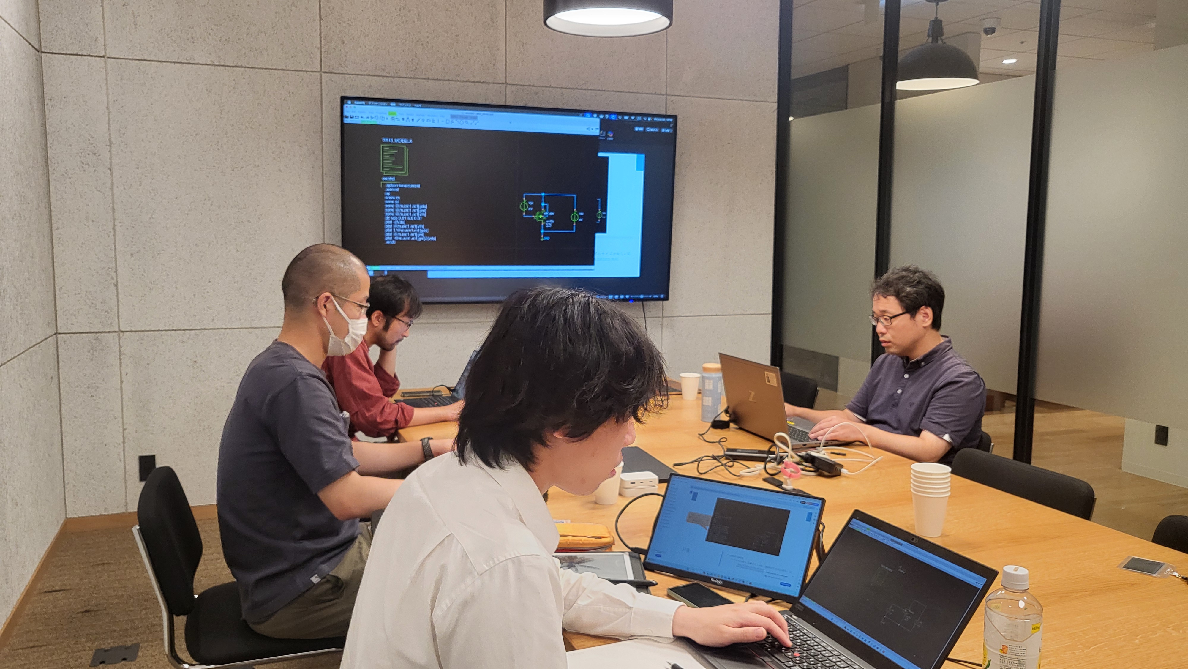 OPAMPハンズオンの風景：1日目のリアル会場